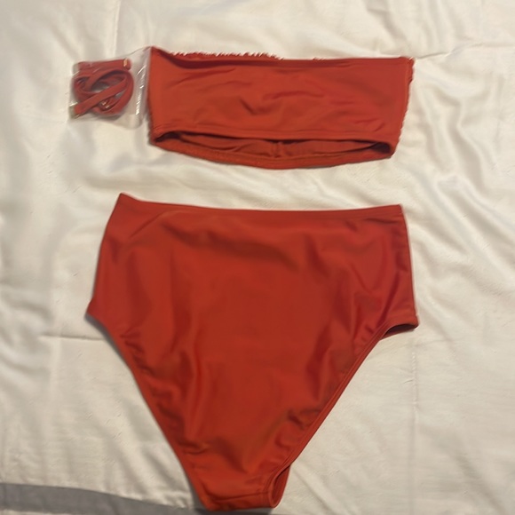 Aero 2 piece bikini - Picture 2 of 4